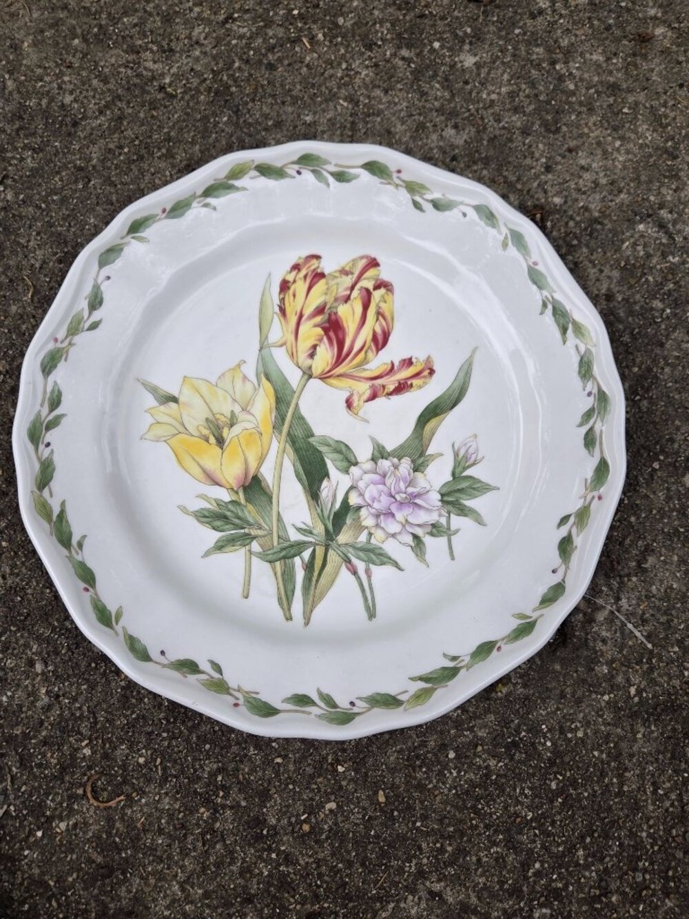 Noritake Casual Gourmet Garden Plate 10 5/8" Tulip Design Microwave Dishwasher S